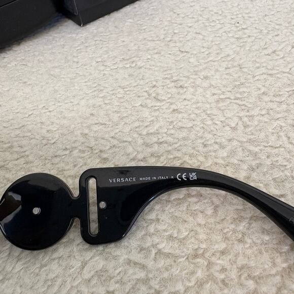 Versace 4425 Black Medusa Sunglasses - Picture 5 of 7